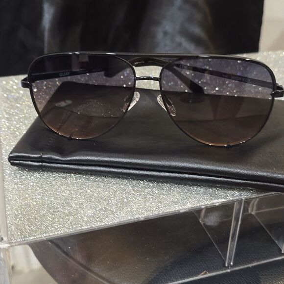 Quay Australia High Key Aviator Sunglasses- Black Frame/Grey Coral Gradient Lens main image 6